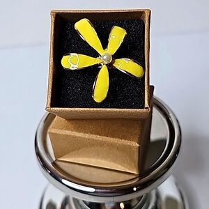 Large Flowered Custom Yellow Ring W/Ctr Pearl & Gold Adj. Band Size OS